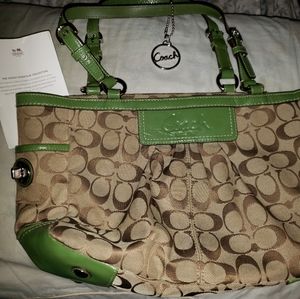 Very nice coach purse with keychain